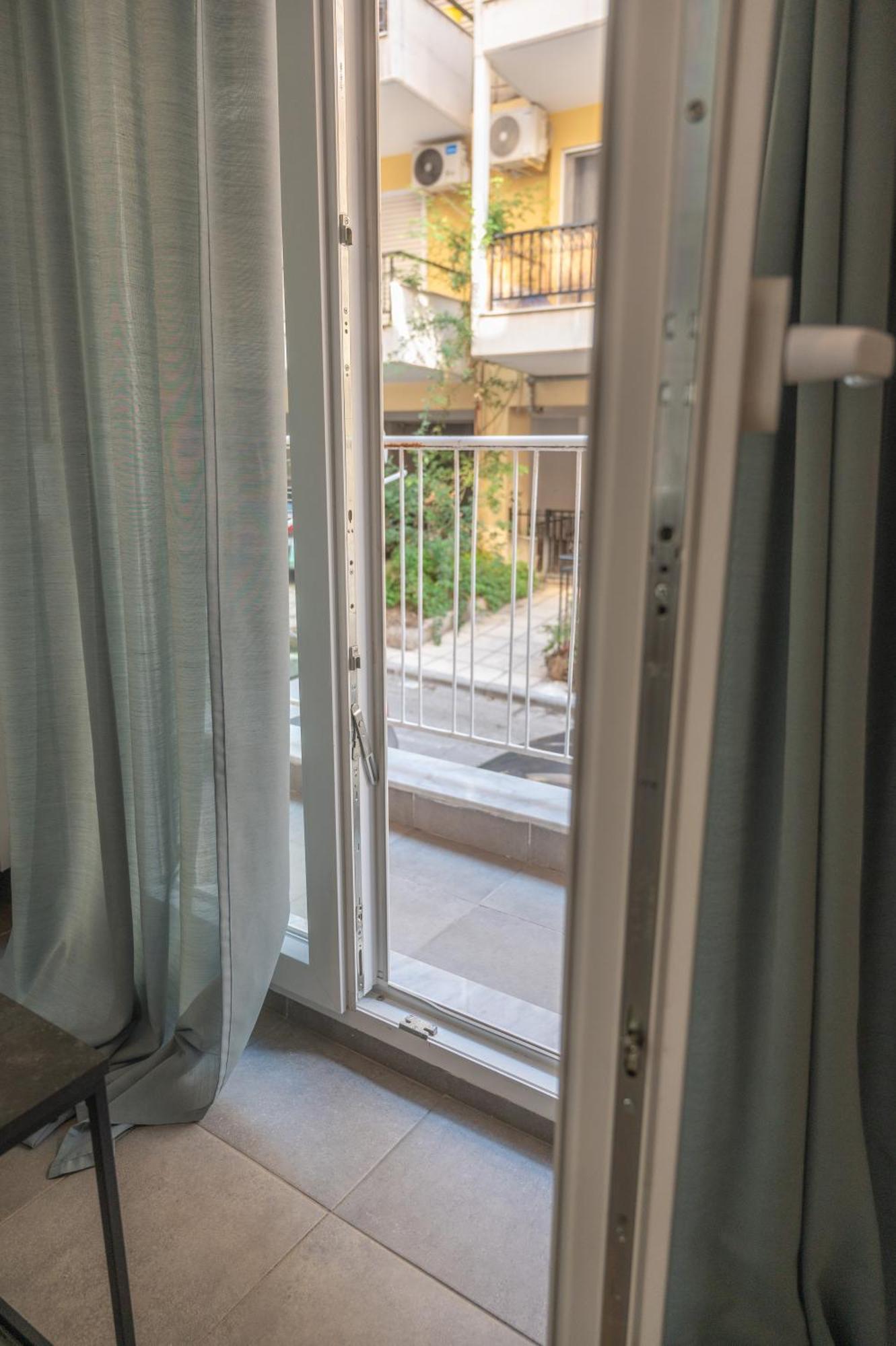 Niso Thessaloniki Hospitality Apartments エクステリア 写真